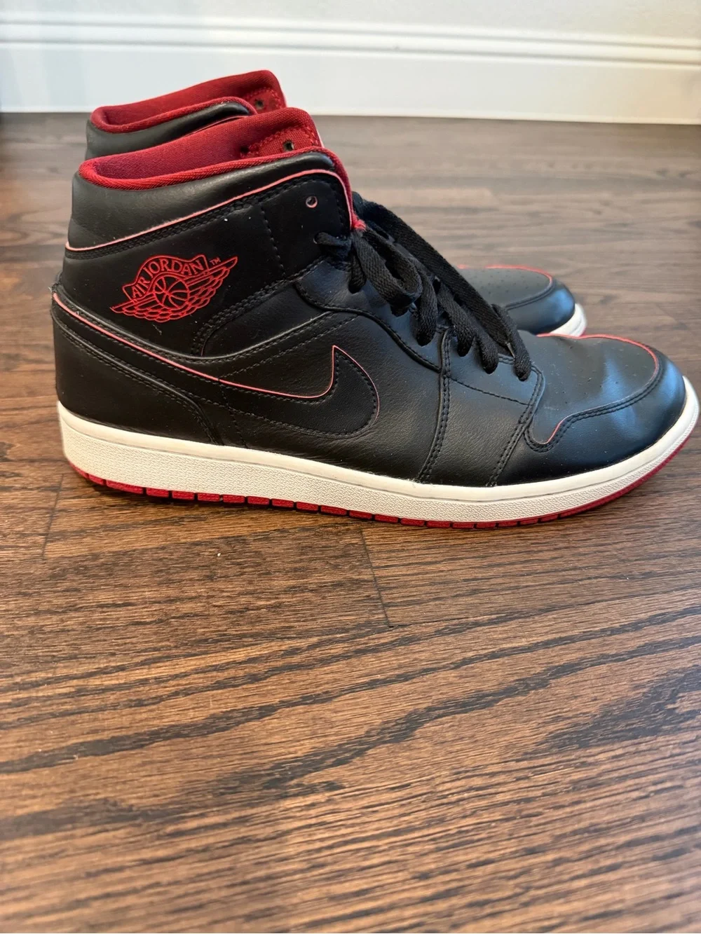 Nike Air Jordan 1 Mid Black/Red Men's Sneakers